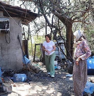 antalya-buyuksehir-belediyesi-yaralari-sarmak-icin-kollari-sivadi.jpg