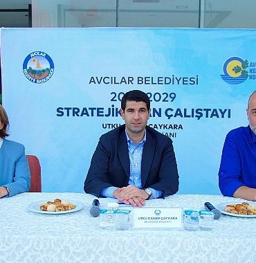 avcilarda-katilimciligi-arttirmak-amaciyla-paydaslarin-goruslerini-almak-icin-avcilar-belediyesi-2025-2029-yillari-stratejik-plan-calistayi-duzenlendi.jpg