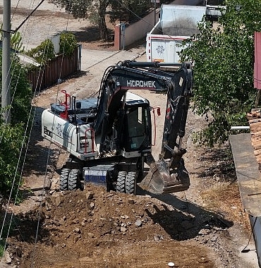 aydin-buyuksehir-belediyesi-kent-ici-trafigi-hizlandiran-ve-surus-konforunu-artiran-calismalara-imza-atmaya-devam-ediyor.jpg