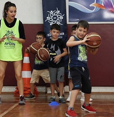 aydin-buyuksehir-belediyesinin-yaz-kurslari-her-yil-oldugu-gibi-bu-yilda-binlerce-genci-sanat-spor-ve-egitici-kurslarla-bulusturmaya-devam-ediyor.jpg