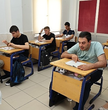 baskan-altay-ozel-ogrencilerimiz-ozel-genc-komek-yaz-okulunda-yeteneklerini-kesfediyor.jpg