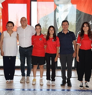 baskan-aras-sampiyon-okcularla-bir-araya-geldi.jpg