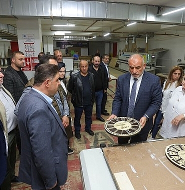 baskan-ibrahim-sandikci-camek-ile-mesleki-istihdama-katki-sagliyoruz.jpg