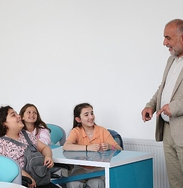 baskan-ibrahim-sandikci-ogrencilerimizin-yaz-tatili-surecini-verimli-bir-sekilde-gecirmelerini-onemsiyoruz.jpg