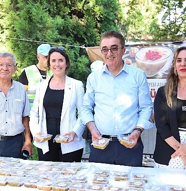 baskan-mutludan-vatandaslara-asure-ikrami.jpg
