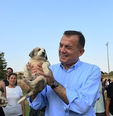 baskan-ozyigit-hayvan-haklari-tutum-belgesini-imzaladi.jpg