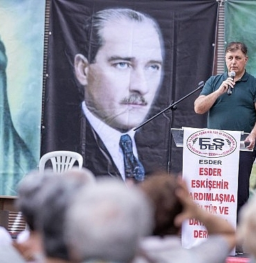 baskan-tugay-ornekkoyde-asure-dagitti.jpg