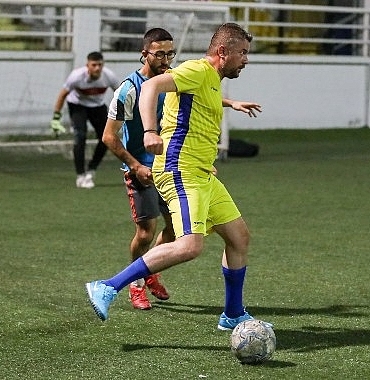 belediye-baskani-gorkem-duman-genclerle-dostluk-macinda-bulustu.jpg