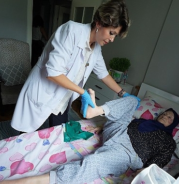 beylikduzu-belediyesi-evde-saglik-hizmetlerini-kesintisiz-surduruyor.jpg