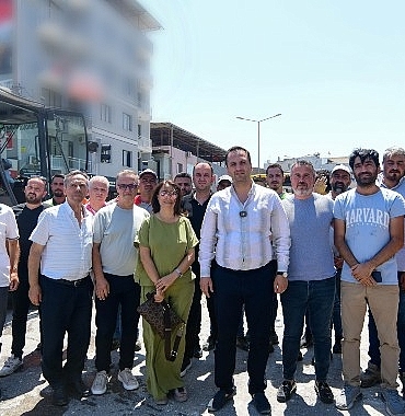 bornova-belediyesi-duzgun-yollar-icin-durmadan-calisiyor.jpg