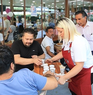 bu-kafede-cay-3-tl-cayin-3-tl-oldugu-miss-kafe-bayrampasada-acildi.jpg