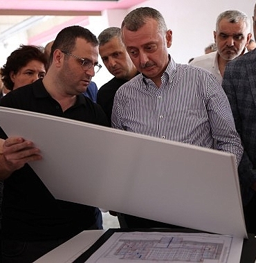 buyukakin-derince-cemevi-insaatini-inceledi.jpg
