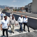 buyuksehirden-dosemealti-devlet-hastanesi-yoluna-sicak-asfalt.jpg