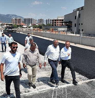 buyuksehirden-dosemealti-devlet-hastanesi-yoluna-sicak-asfalt.jpg
