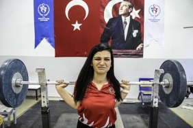 cankaya-belediyesinin-gorme-engelli-milli-sporcusu-bircan-simsek-dunya-sampiyonasina-hazirlaniyor.jpg