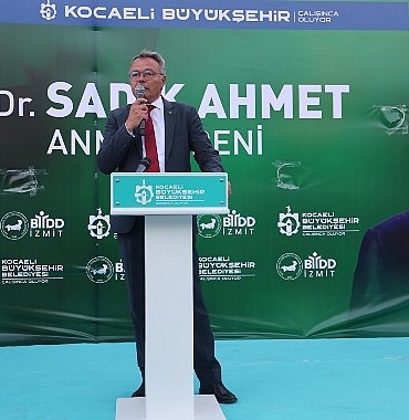 dr-sadik-ahmet-dualarla-anildi.jpg