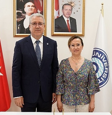 egeli-ogrenciler-ebelik-uygulamalarini-video-ozcekim-yontemi-ile-ogrenecek.jpg