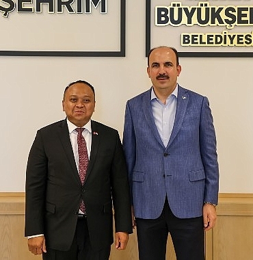 endonezya-cumhuriyeti-ankara-buyukelcisi-purnama-baskan-altayi-ziyaret-etti.jpg