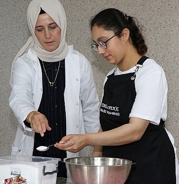 esmanurun-hayali-buyuksehir-ile-gercek-oldu.jpg