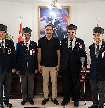 gazilerden-yigite-duygulandiran-ziyaret.jpg