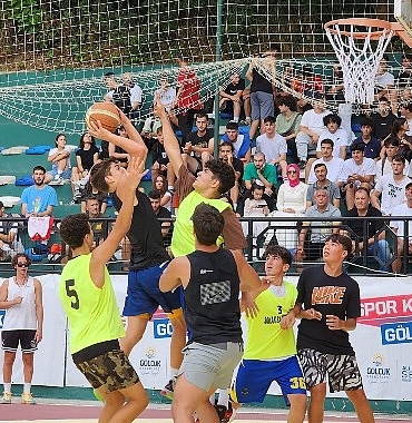 golcuk-belediyesi-yaz-spor-etkinlikleri-kapsaminda-degirmende-sahili-2-3-4-agustos-tarihlerinde-yeniden-sokak-basketbolu-turnuvasi-heyecanina-ev-sahipligi-yapacak.jpg
