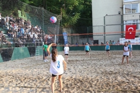 golcuk-belediyesi-yaz-spor-etkinlikleri-kapsaminda-duzenlenen-play-voleybolu-turnuvasi-19-temmuz-cuma-aksami-basliyor.jpg