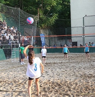 golcuk-belediyesi-yaz-spor-etkinlikleri-kapsaminda-duzenlenen-play-voleybolu-turnuvasi-19-temmuz-cuma-aksami-basliyor.jpg