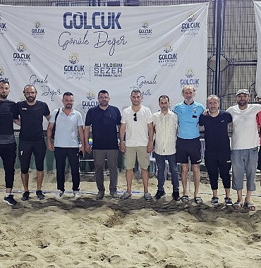 golcuk-belediyespor-gerceklestirdigi-olagan-kongresinde-ibrahim-uzuneri-baskanliga-secerek-yeni-yonetimi-belirledi.jpg