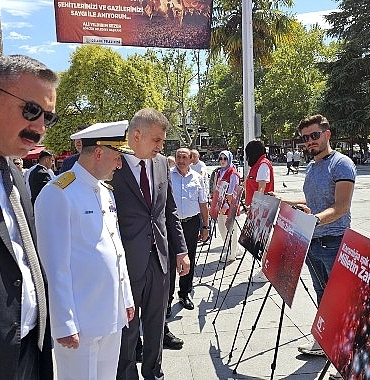 golcukte-15-temmuz-sehitleri-anma-demokrasi-ve-milli-birlik-gunu-torenleri-sehitler-mezarliginda-sehitlerin-kabirleri-basinda-edilen-dualar-ile-basladi.jpg