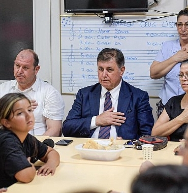 gonuller-bir-oldu-lokmalar-paylasildi.jpg