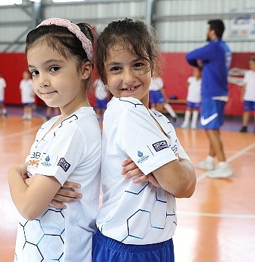 ibb-yaz-spor-okullarinda-26-bin-ogrenci-sporla-bulusuyor.jpg