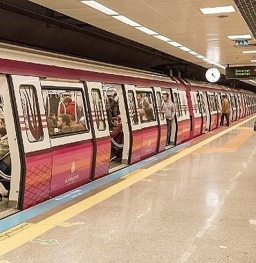 istanbul-festivali-boyunca-metro-sefer-saatleri-uzayacak.jpg