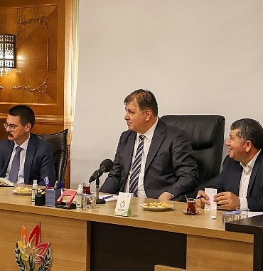izmir-buyuksehir-belediye-baskani-cemil-tugaydan-cicegin-baskenti-bayindira-ziyaret.jpg