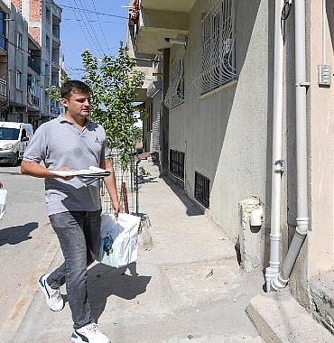 izmirin-cocuklari-sut-kuzusu-ile-buyuyor.jpg