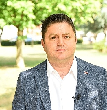kadikoy-belediye-baskani-mesut-kosedagi-kalamis-parkini-kimseye-vermeyiz.jpg