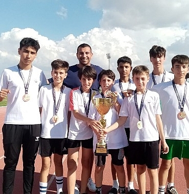 karsiyakanin-atletizm-takimi-turkiye-sampiyonu.jpg
