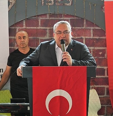 kecioren-belediye-baskani-dr-mesut-ozarslan-sehit-ve-gazi-cocuklariyla-bulustu.jpg