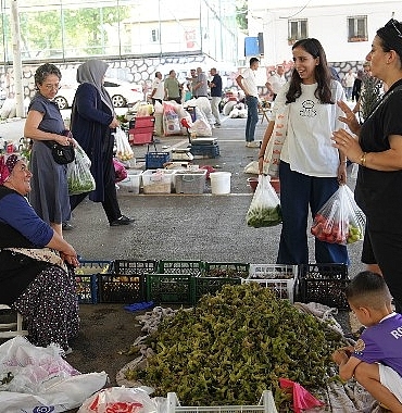 kecioren-belediyesi-gida-fiyatlarindaki-pahalilik-nedeniyle-sikinti-yasayan-vatandasi-dogrudan-ciftciyle-bulusturdu.jpg