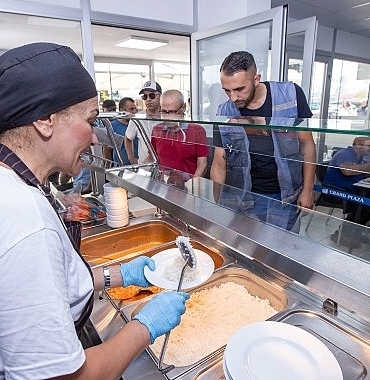 kemeralti-ve-ciglinin-ardindan-ucuncu-sube-icin-adres-karabaglar.jpg