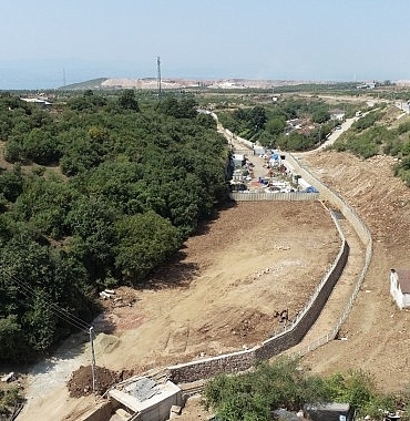 kocaeli-buyuksehir-belediyesi-isu-genel-mudurlugu-tarafindan-korfez-ilcesi-hereke-bolgesinde-baslatilan-dere-islah-calismasi-hizla-devam-ediyor.jpg