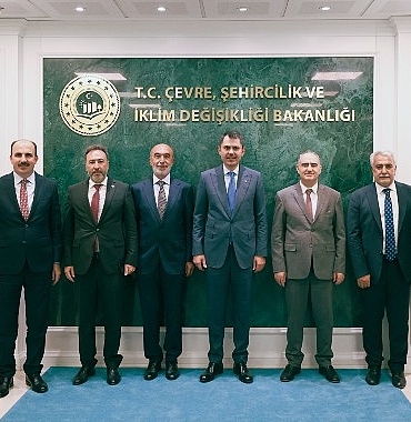 konya-protokolu-bakan-kurum-ile-bakan-memisogluna-hayirli-olsun-ziyaretinde-bulundu.jpg