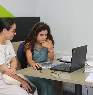 kucukcekmece-belediyesi-genclerin-gelecegine-katkida-bulunmak-amaciyla-ilcedeki-uc-farkli-noktada-ucretsiz-yks-tercih-danismanligi-hizmeti-veriyor.jpg