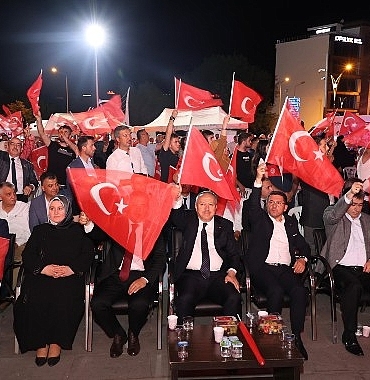 nevsehirliler-15-temmuz-demokrasi-ve-milli-birlik-gununun-yildonumunde-8-yil-once-oldugu-gibi-yine-meydanlarda-ayni-ruh-ve-heyecanla-bir-araya-geldi.jpg
