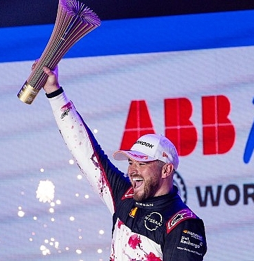 nissan-formula-e-takimi-2023-24-abb-fia-formula-e-sezonunu-zaferle-noktaladi.jpg