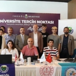 protokol-uyeleri-universite-adaylarina-moral-depoladi.jpg