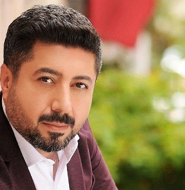 sahneden-siyaset-meydanina.jpg