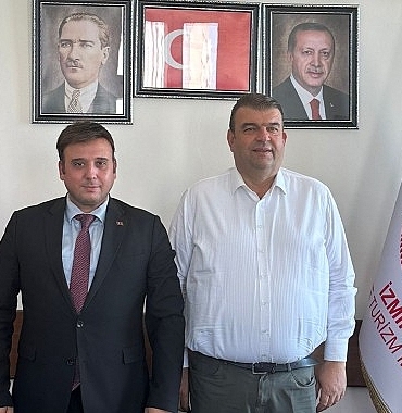 seferihisar-belediye-baskani-ismail-yetiskin-goreve-yeni-baslayan-izmir-il-kultur-turizm-muduru-fahrettin-kerem-ceviki-ziyaret-etti.jpg