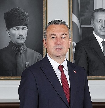 sivas-belediye-baskani-dr-adem-uzun-15-temmuz-demokrasi-ve-milli-birlik-gunu-munasebetiyle-bir-mesaj-yayinladi.jpg
