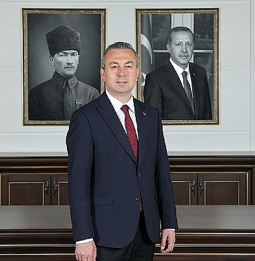 sivas-belediye-baskani-dr-adem-uzun-24-temmuz-gazeteciler-ve-basin-bayrami-munasebetiyle-bir-kutlama-mesaji-yayinladi.jpg