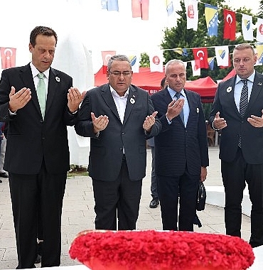 srebrenitsa-sehitleri-keciorende-anildi.jpg